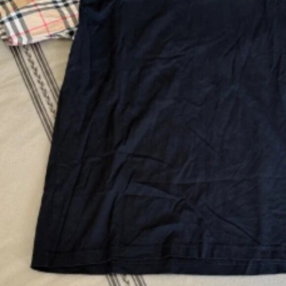 Authentic Burberry black T-Shirt with Plaid Sleeves - Picture 3 of 4